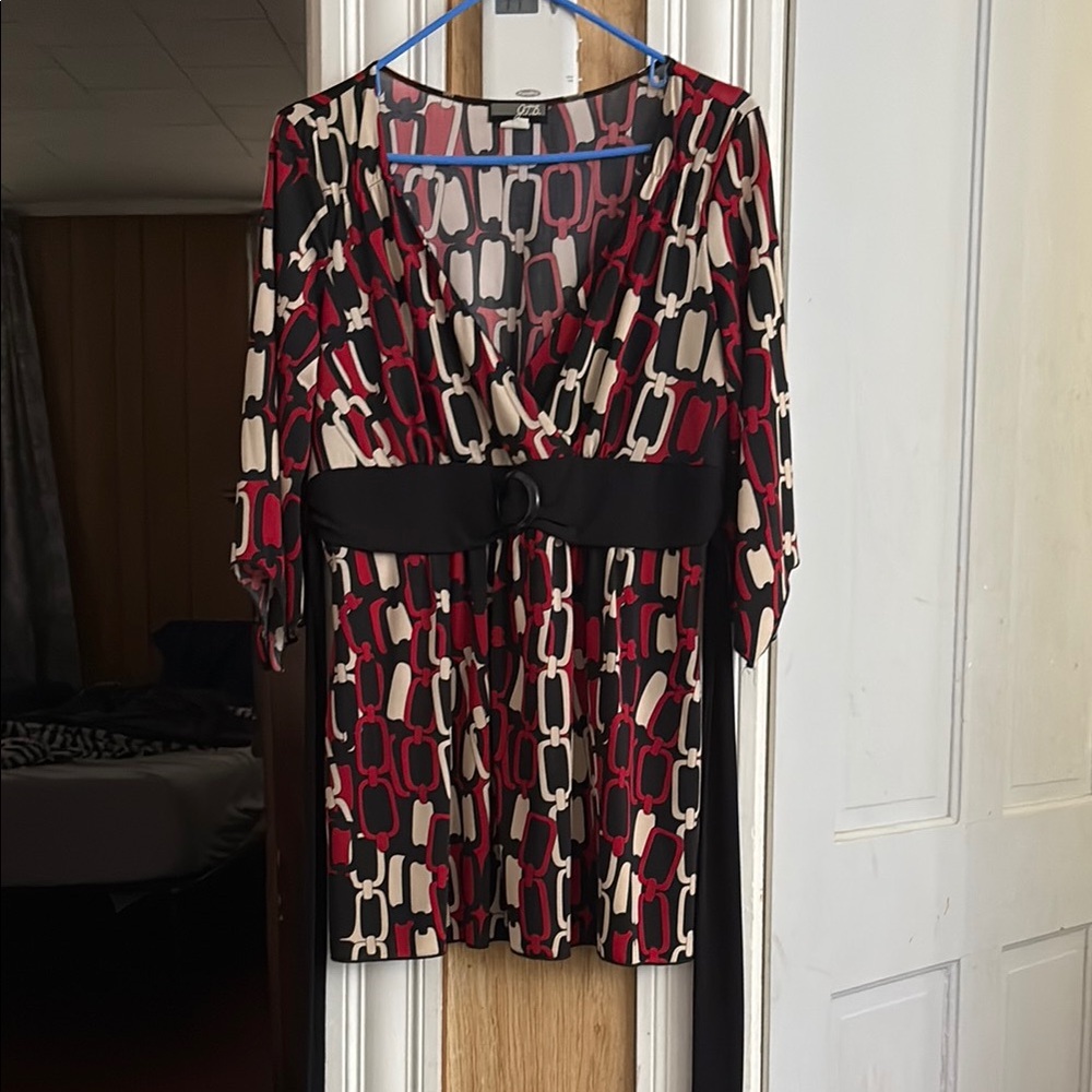 Chic Geometric Print Blouse - Black, Red, Cream